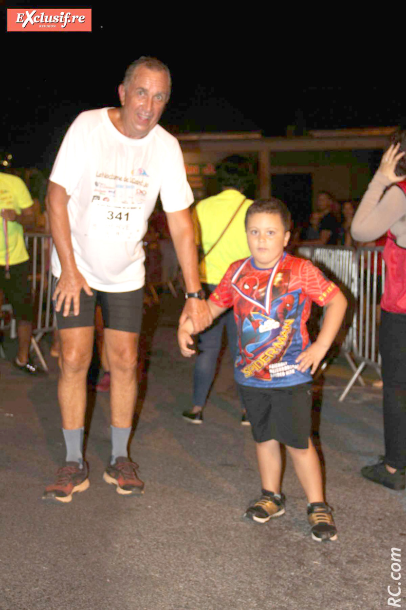 Quand papy Hervé Boissier et son petit-fils se donnent la main