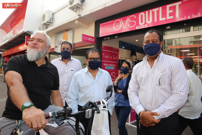 La CCIR distribue des masques aux commerçants du centre-ville de Saint-Denis