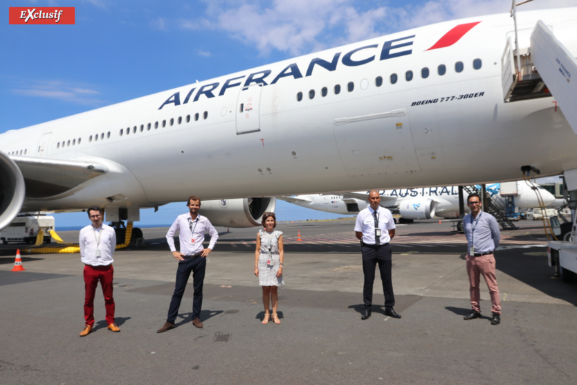 Erwan Edern, responsable communication et partenariat, Gaëtan Painvin, directeur commercial, Claire Tabakian, directrice régionale Air France, Stéphane Armand, agent de passage, et Jérôme Fruchet, chef d'escale adjoint Océan Indien