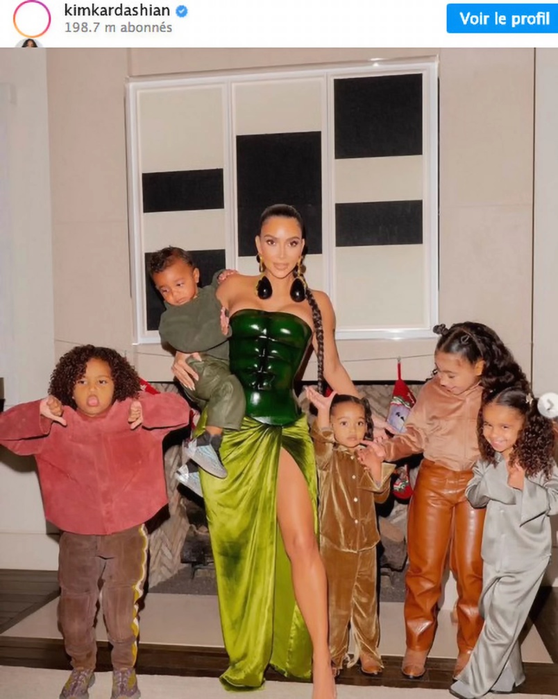 Pour les fêtes de fin d'année, Kim Kardashian a publié plusieurs photos sur Instagram, mais sans Kanye West, absent