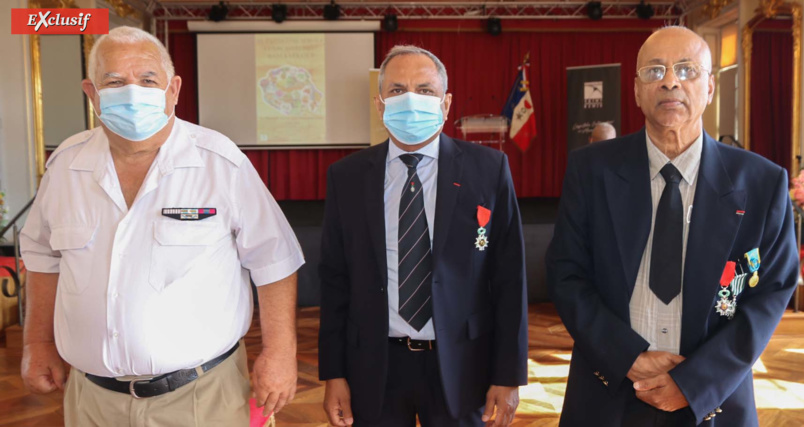 Barthélémy  Hoarau, président départemental des Anciens Combattants de La Réunion, Christian Thiao-Layel, président du Comité Nord et Est et  membre du bureau de la Section de la SMLH-R, et Mario Serviable, géographe, membre du Comité Nord de la Légion d’Honneur, conférencier