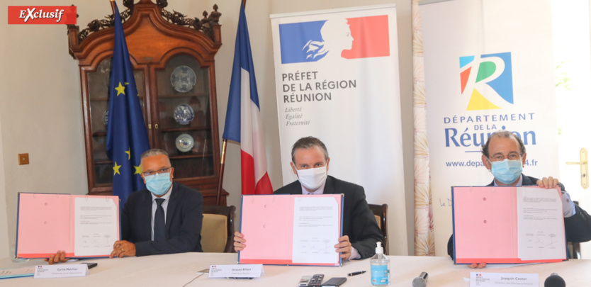 Cyrille Melchior, président du Département, Jacques Billant, Préfet de La Réunion, et Joaquin Cester, directeur régional des Finances Publiques: la Charte est signée