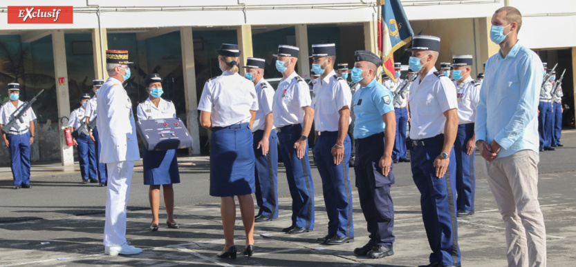 Les 6 gendarmes ont reçu leurs médailles des mains du général Poty et du Préfet