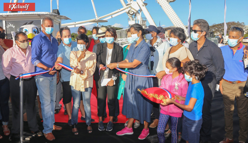 Ericka Bareigts, maire de Saint-Denis, a inauguré l'attraction avec les personnalités présentes