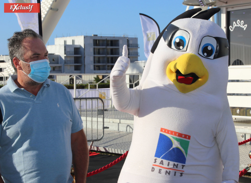 Une mascotte paille-en-queue