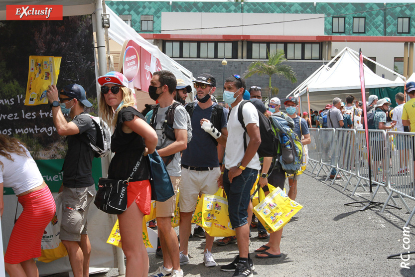 Il fallait patienter un peu sous le chaud soleil de Saint-Pierre