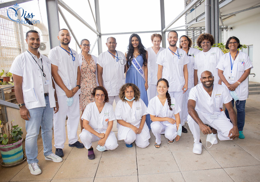 Dana Virin, Miss Réunion 2021, a rendu visite au personnel du service Addictologie du CHU Félix Guyon