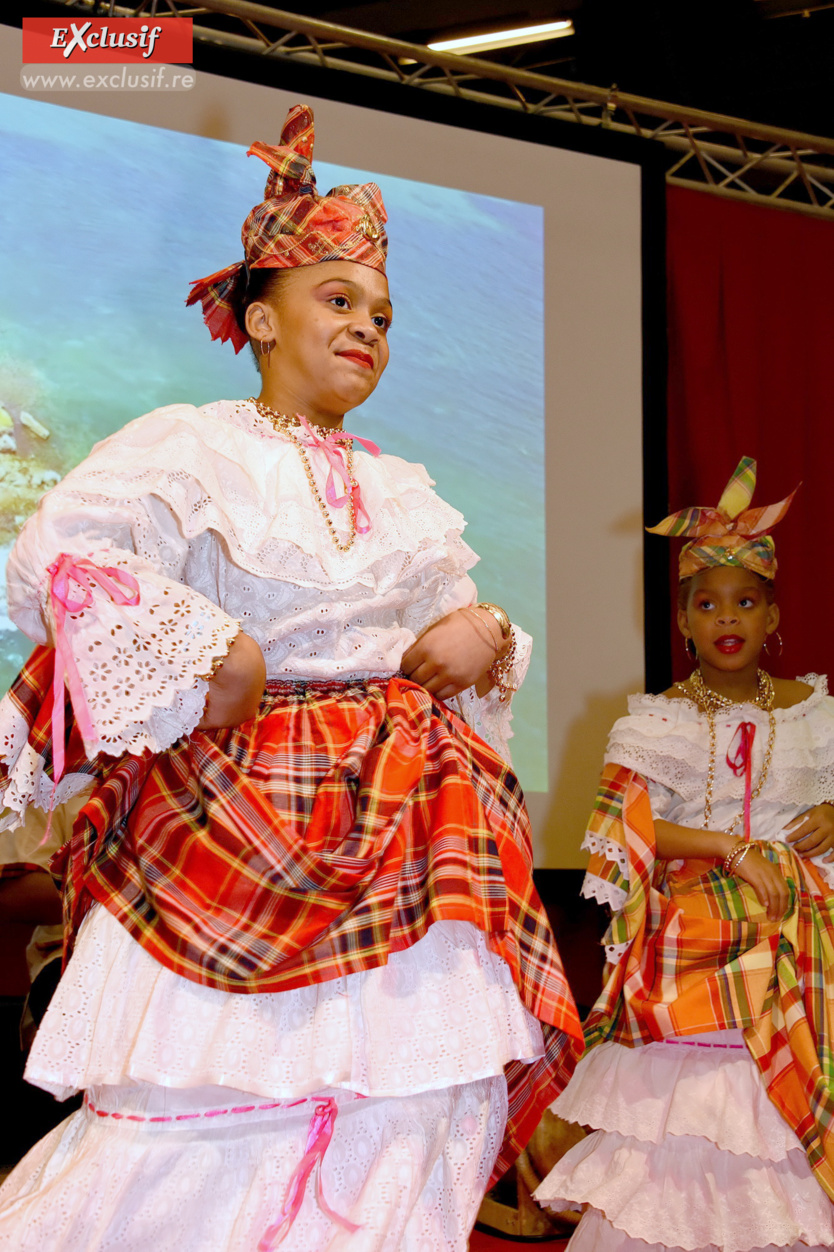 Jeunes danseuses du ballet D'Lys des Îles.