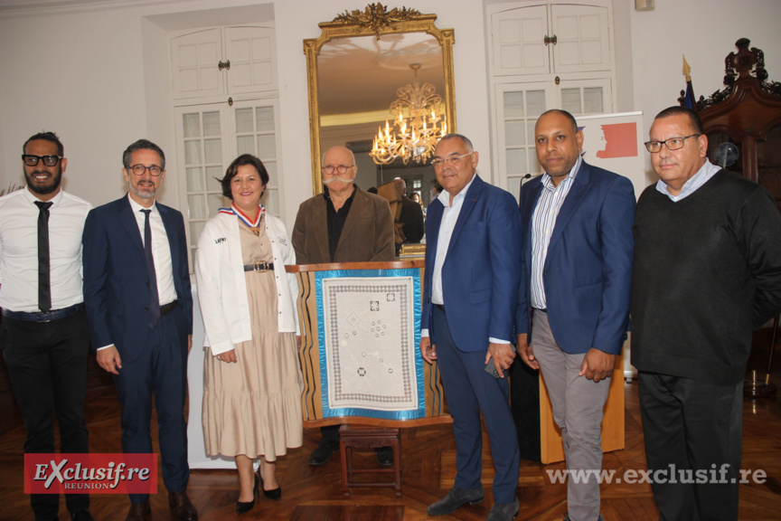 Karine Turpin reçoit la médaille d’or pour ses broderies artisanales