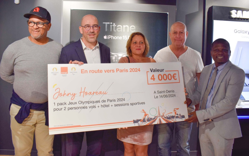 Remise des prix au jeu-concours Paris 2024 Orange Réunion