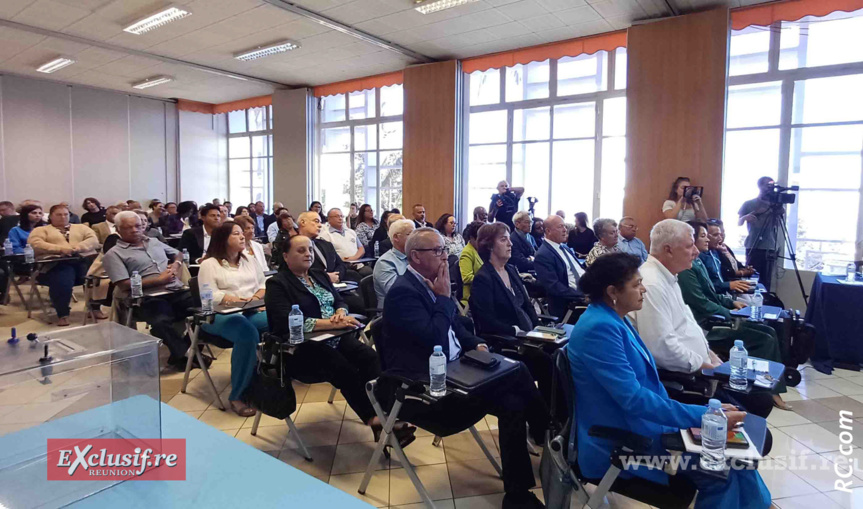 Une salle pleine à craquer pour vivre un moment historique