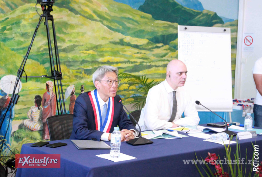 Patrice Thien Ah Koon et Philippe Guezellot, DGS à la mairie du Tampon