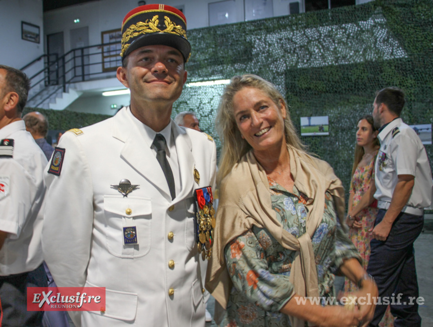 Le général commandant supérieur des FAZSOI, Jean-Marc Giraud et son épouse