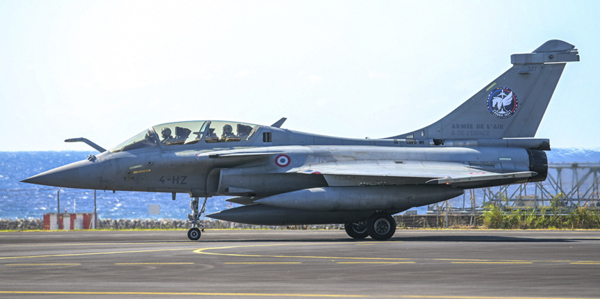 Le Rafale, avion de combat, a suscité beaucoup de curiosité et d'admiration...