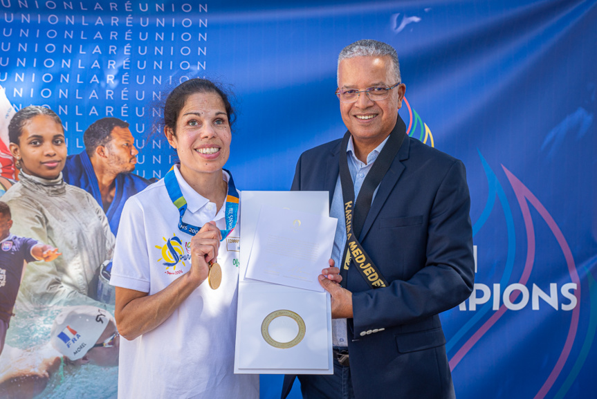 Karima Medjeded, et Cyrille Melchior, président du Département