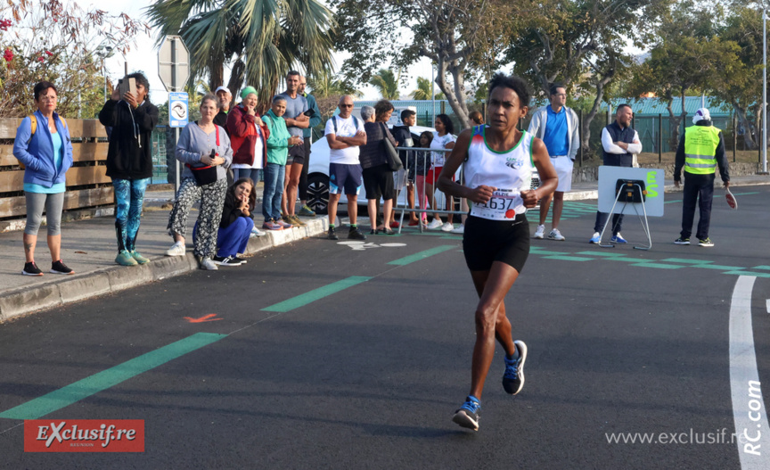 L'ancienne championne de marathon, Elzie Emma, s'empare du titre chez les M4