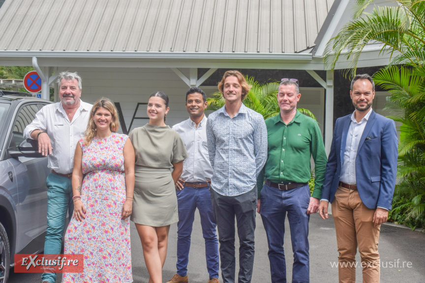 Jean-Charles Cotto, directeur JCA Saint-Denis, Marie Dorin, chargée marketing et communication, Jade Dunas, assistante marketing, David Diemahave, chef de groupe, Lucas Michel, chef produit, Nicolas Ricard, directeur JCA Le Port, et Vincent Surel, chef de ventes JCA