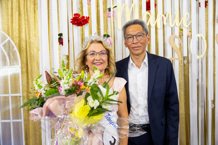 Marie-Josée Payet, Miss Mamie Ville du Tamppon 2024, et Patrice Thien Ah Koon, maire