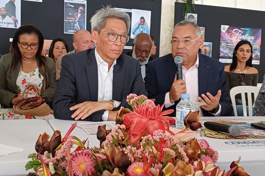 Patrice Thien Ah Koon, maire du Tampon, et Bernard Picardo, président de la Chambre des Métiers et de l'Artisanat