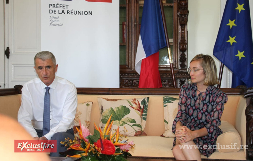 Parvine Lacombe, directrice de cabinet, était aux côtés du préfet pendant la conférence de presse