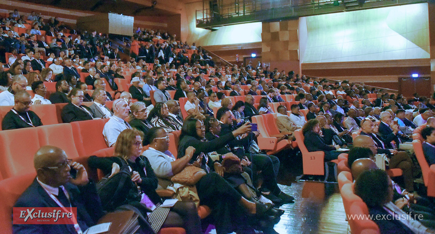 Rencontre des élus des Outre-mer au Palais des congrès d'Issy-les-Moulineaux le 18 novembre 2024