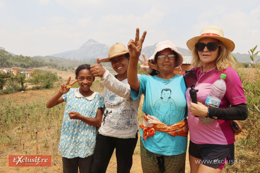 Marlène, notre vidéaste, a retrouvé Chantal et ses filles qui attendaient le passage du fiston engagé dans la course