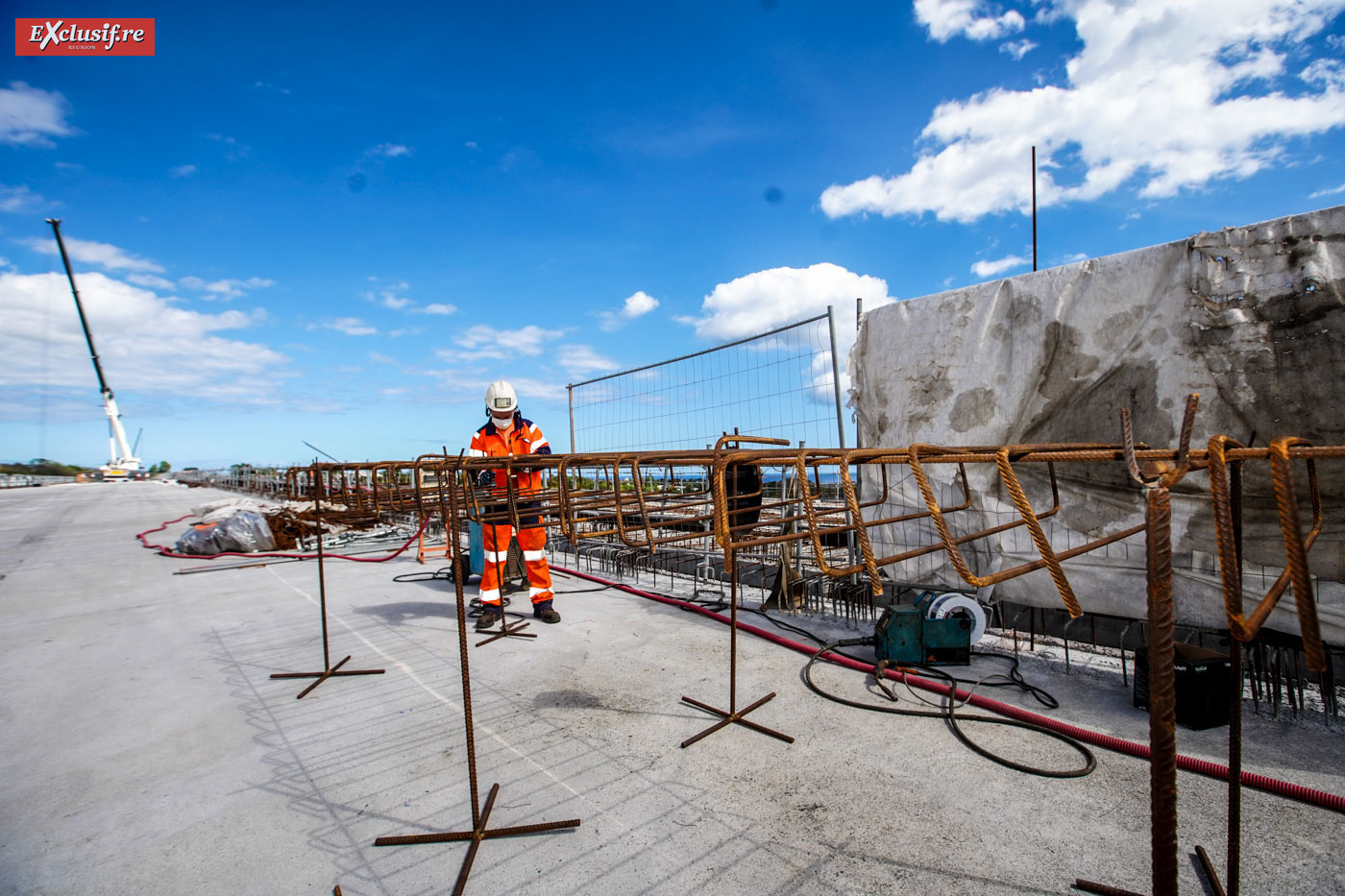 Didier Robert visite le chantier du pont de la Rivière des Galets et fait le point 