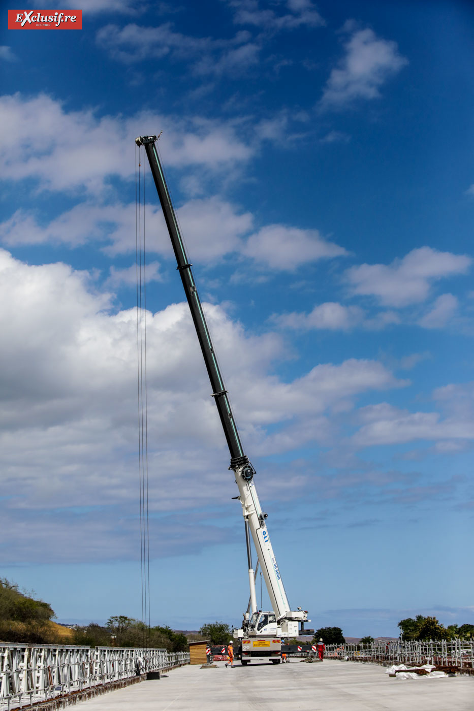 Didier Robert visite le chantier du pont de la Rivière des Galets et fait le point 