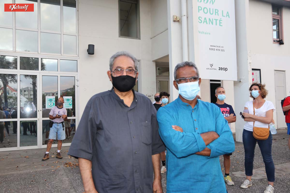 Hommage au professeur décapité sur le Parvis des Droit de l'Homme