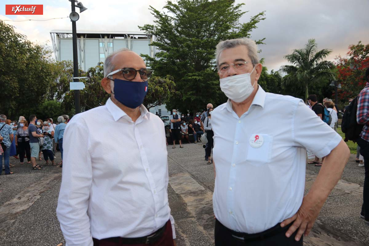 Hommage au professeur décapité sur le Parvis des Droit de l'Homme