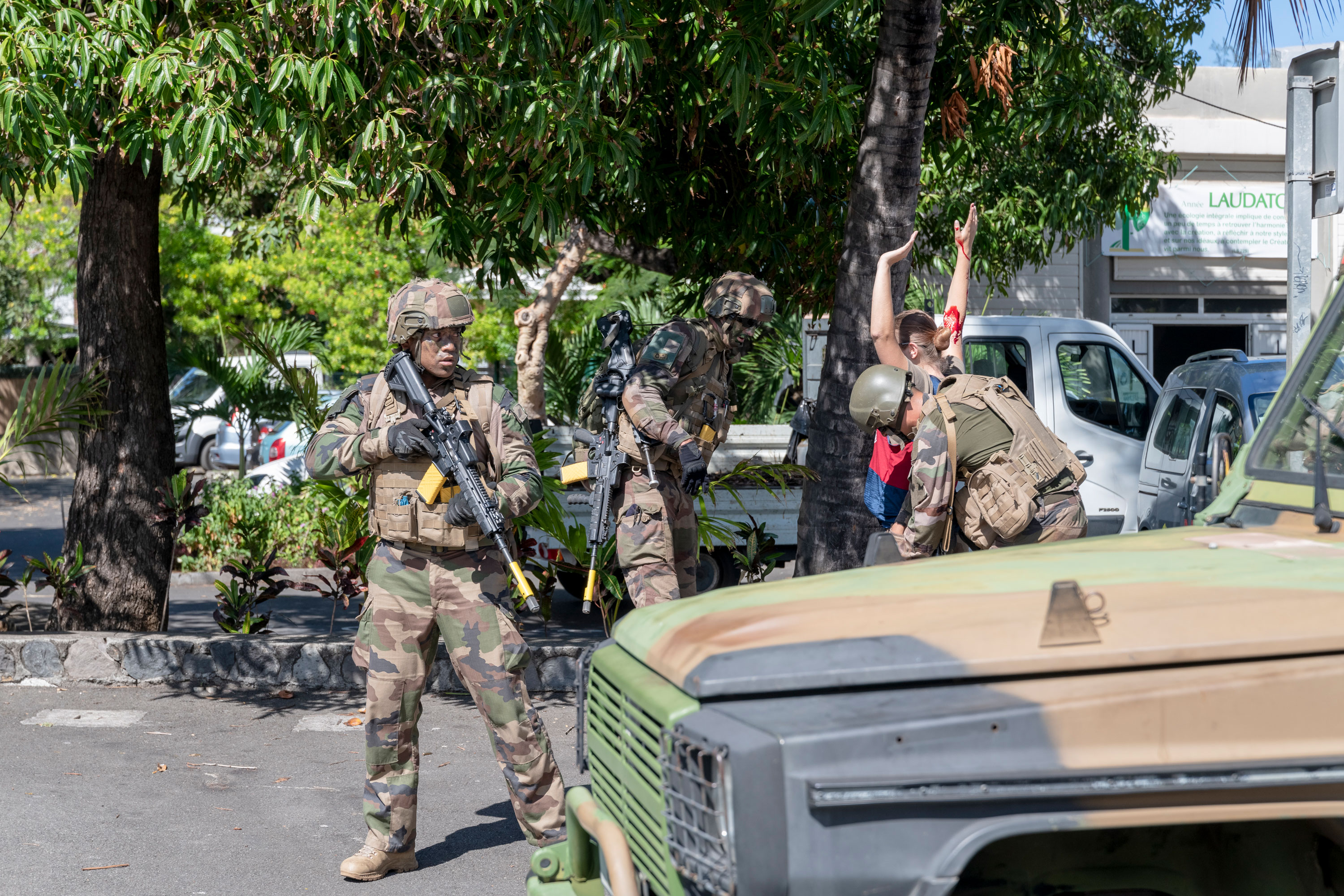 Intervention militaire en plein centre de l'Etang-Salé