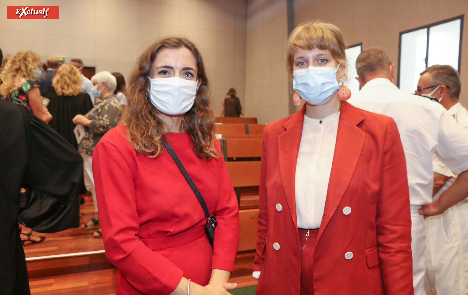 Cécile Weber, chargée zonale de défense et sécurité de la Cour d’appel, et Camille Goyet, directrice de cabinet du Préfet de La Réunion: elles s'étaient données le mot pour la couleur!