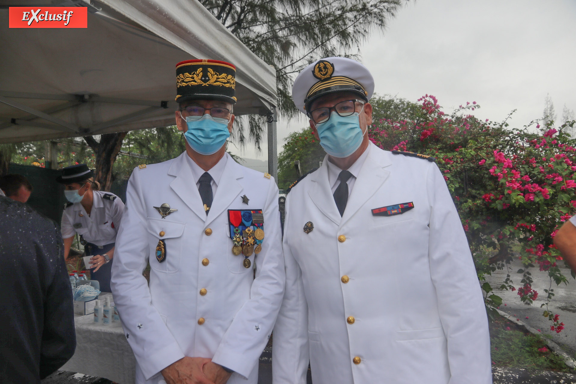 Genéral Pierre Poty, commandant de la Gendarmerie Nationale à La Réunion, et Capitaine de Vaisseau Sciasca