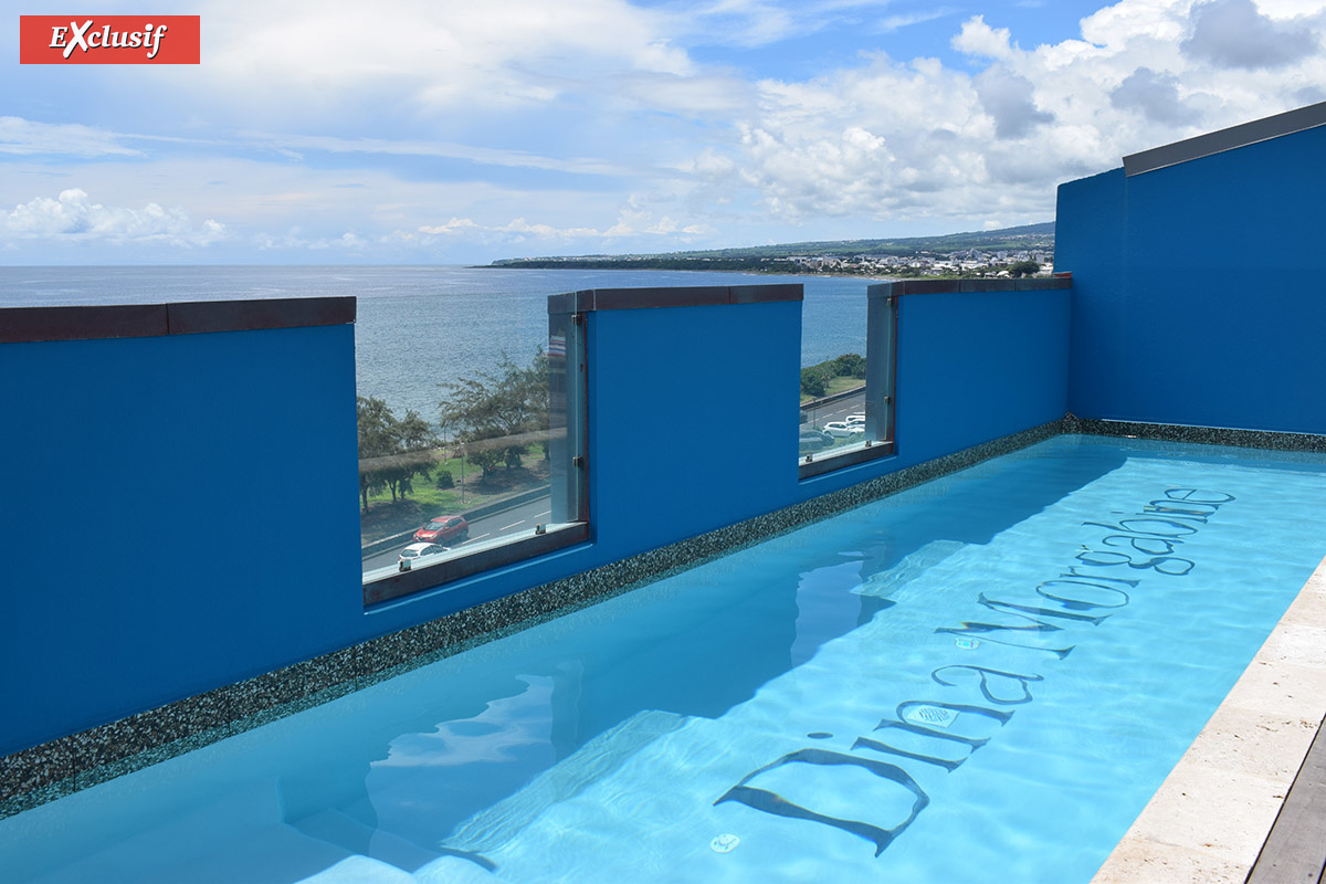 La piscine avec vue sur mer