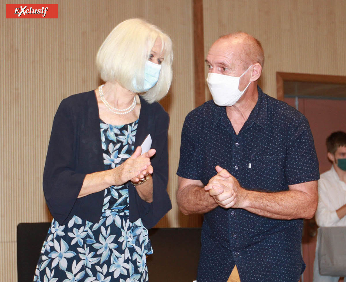 Isabelle Lemarchand, proviseure du Lycée Roland Garros et Philippe Carret, professeur de physique