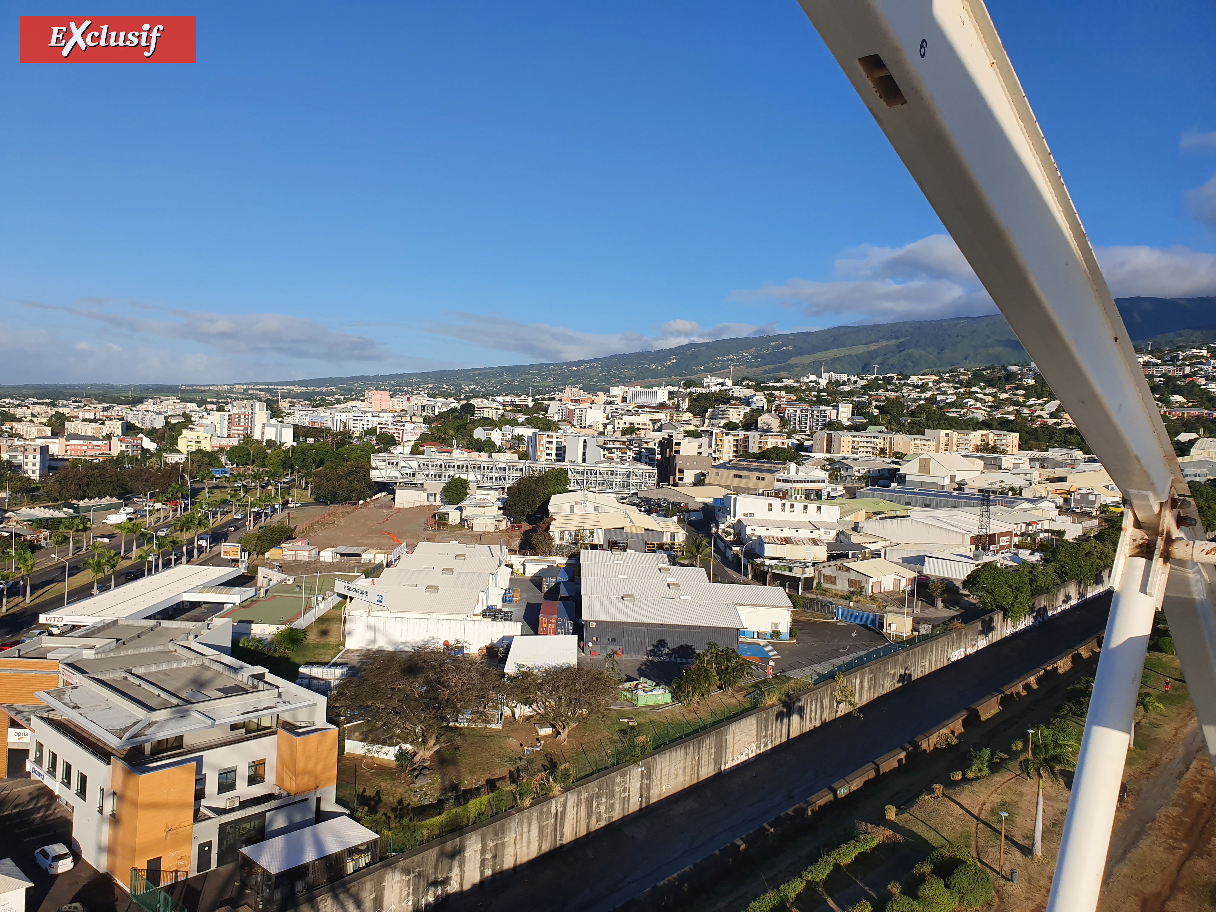 La Grande Roue au Parc de la Trinité à Saint-Denis: photos