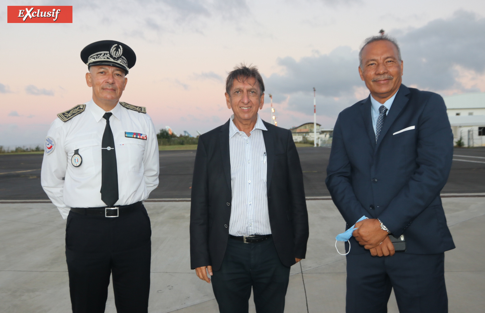 Jean-François Lebon, directeur départemental de la sécurité publique, Aziz Patel d'Exclusif Réunion, et Bernard Von Pine, avocat