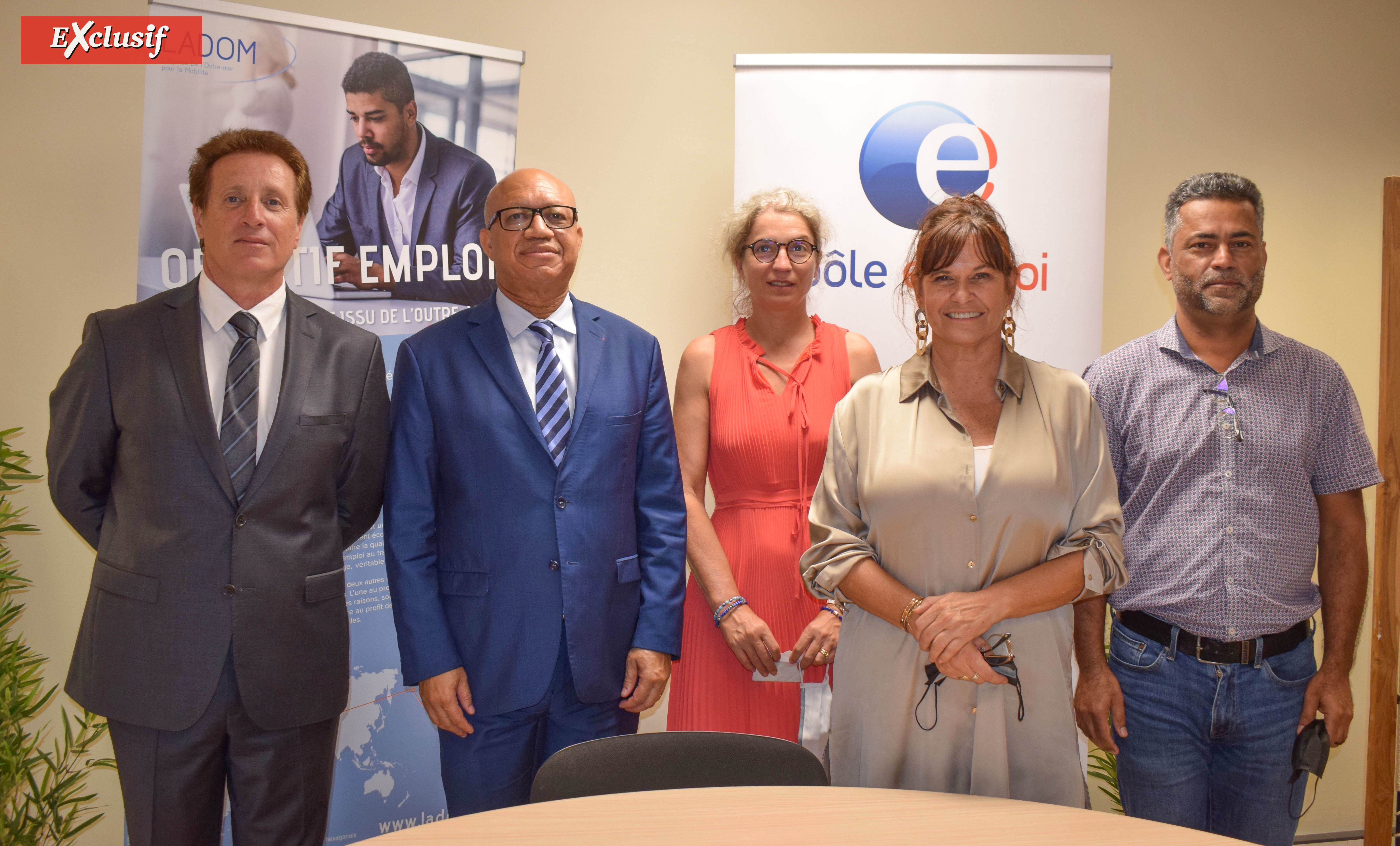 Alexandre Imhoff, directeur territorial LADOM Réunion, Florus Nestar, directeur général LADOM, Astrid Combemorel, directrice adjointe Pôle Emploi Réunion, Angélique Goodall, directrice régionale Pôle Emploi, et Dany Ramaye, directeur des opérations Pôle emploi Réunion