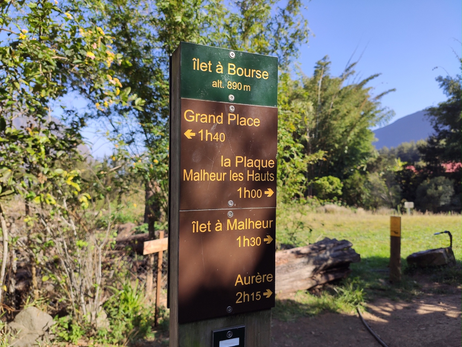 Une nouvelle passerelle pour les Mafatais et les coureurs du Grand Raid