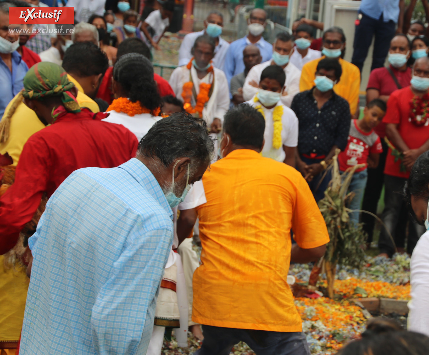 Marche sur le feu au temple tamoul du Chaudron: photos