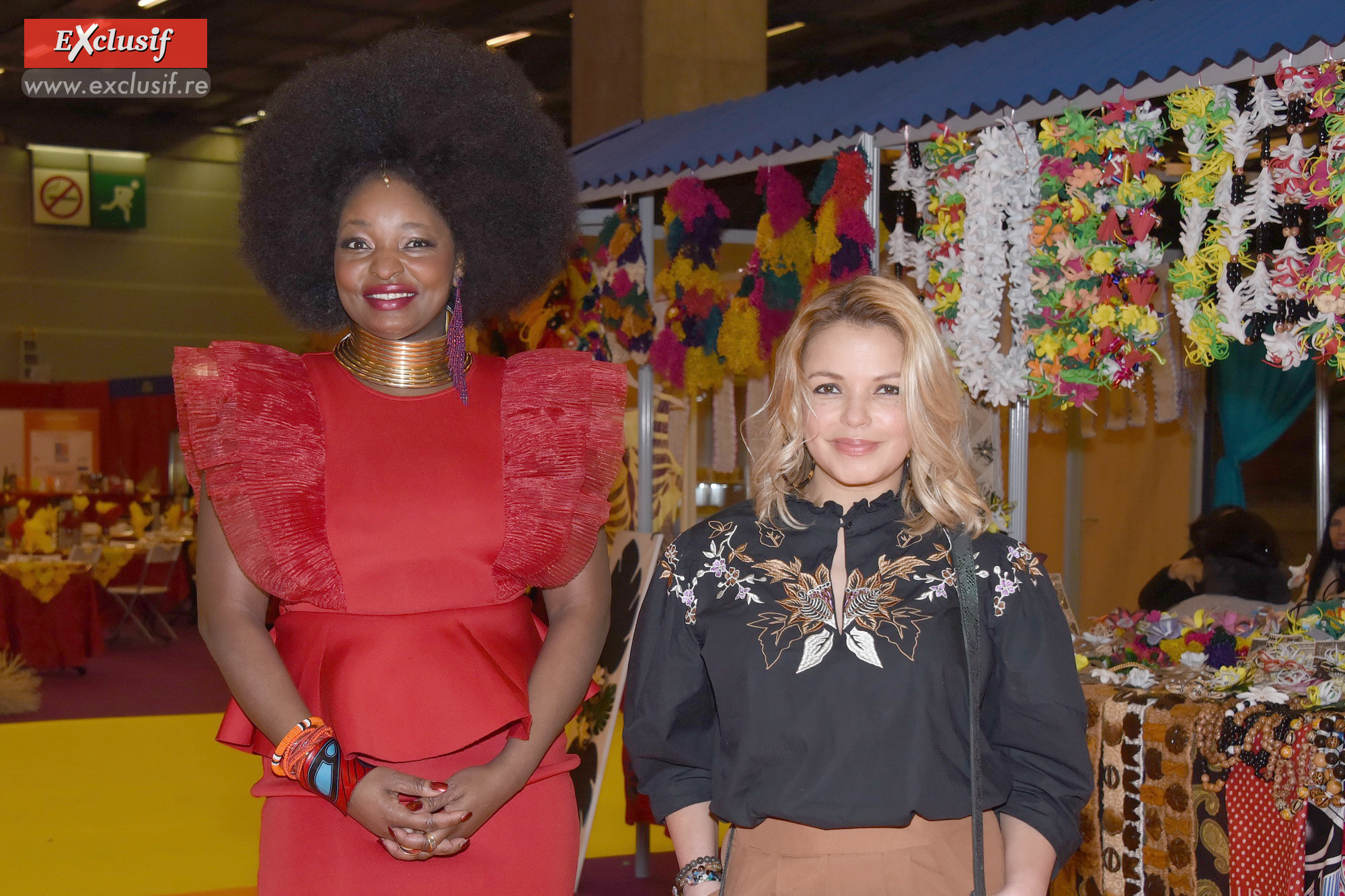 La comédienne franco-sénégalaise Maïmouna Gueye, et la comédienne Séverine Ferrer, les deux cheffes d'équipe