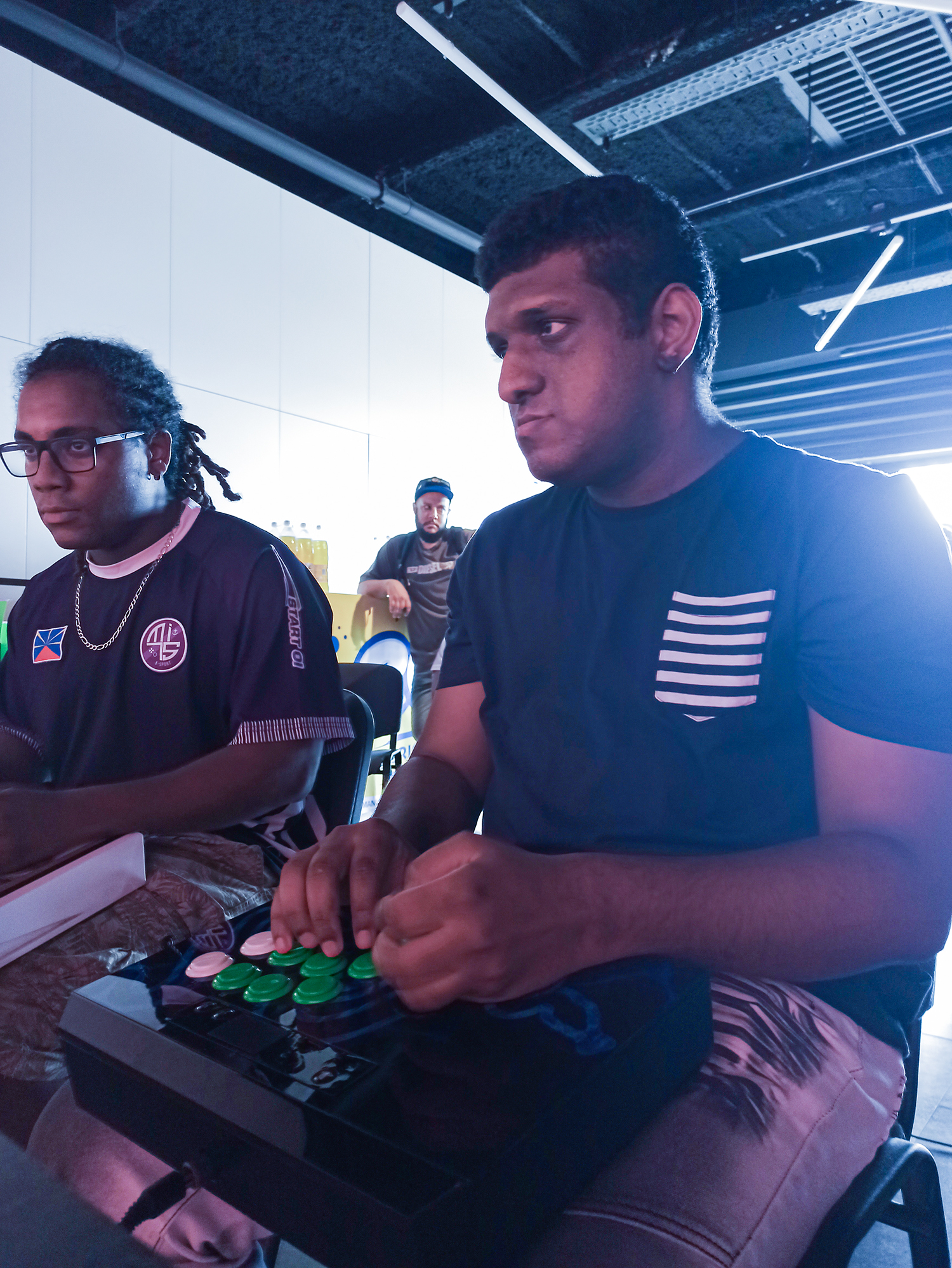 GangstaZox et Kobi, durant le tournoi King of Fighters