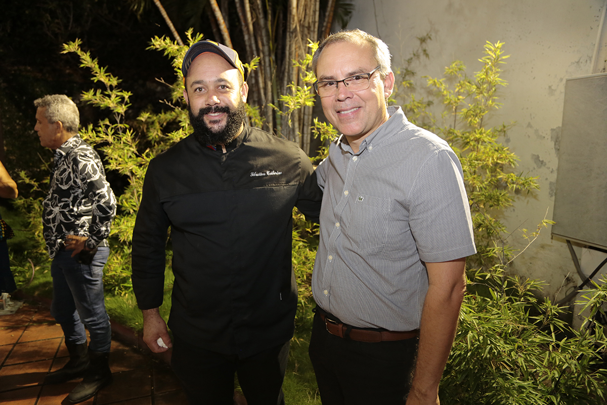 Le chef Sébastien Catherine et Serge Hoarau