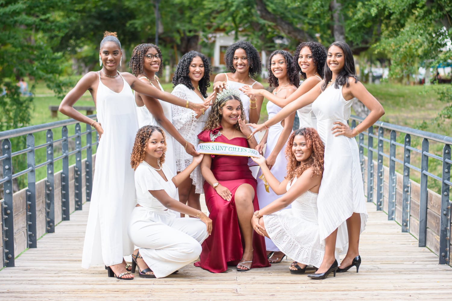 Les 9 candidates 2023 avec Maéva Ethève, Miss Saint-Gilles 2022