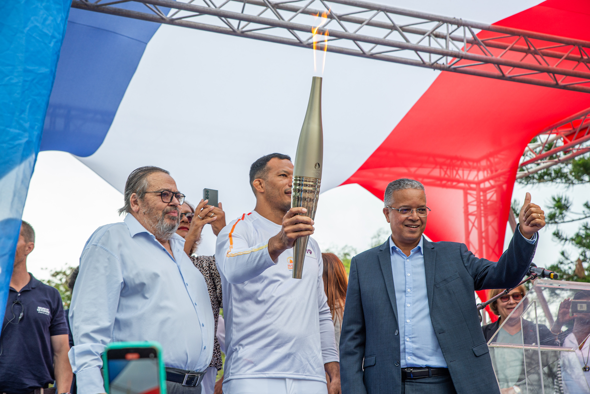 Flamme Olympique à La Réunion: un relais historique! 