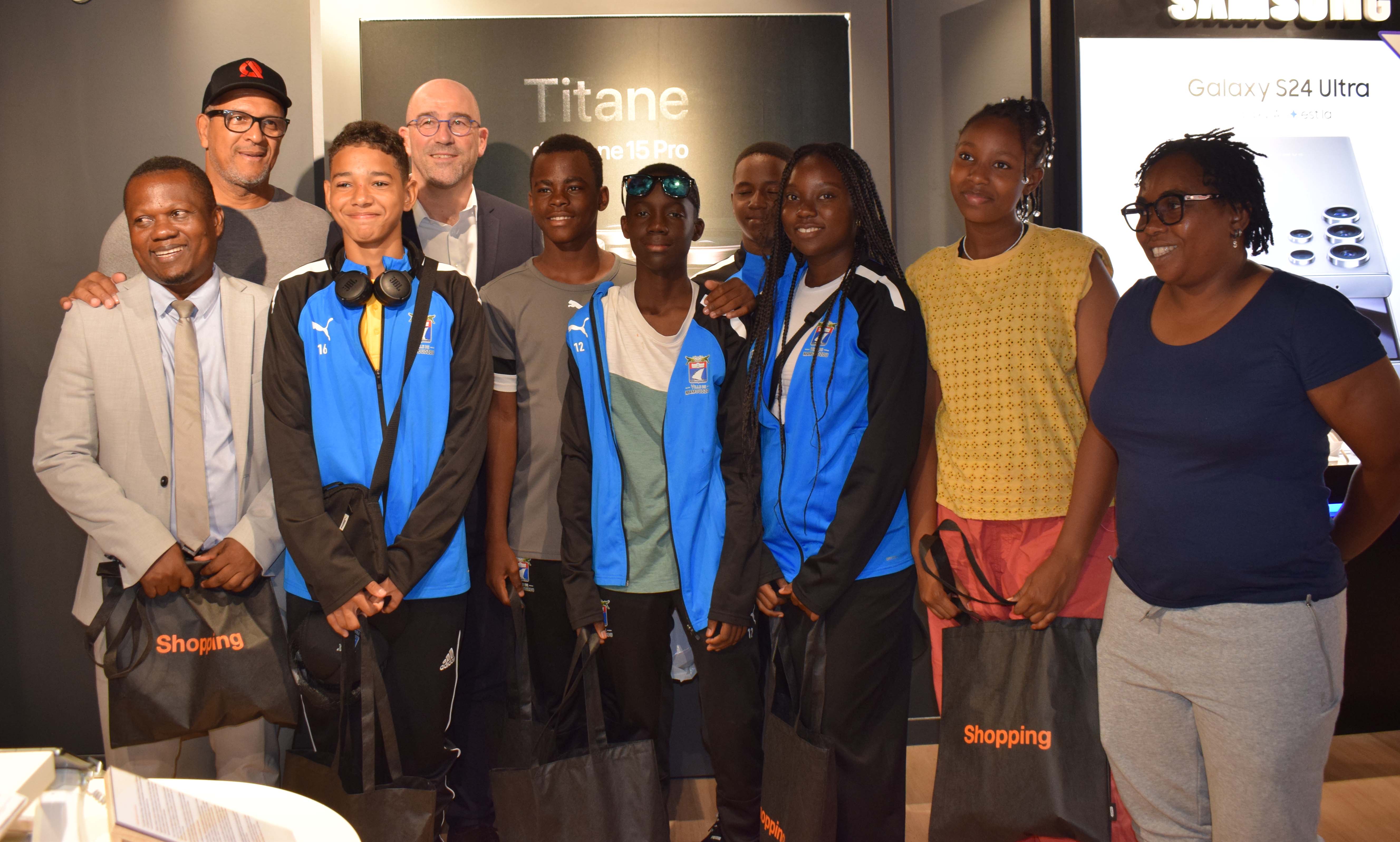 Remise des prix au jeu-concours Paris 2024 Orange Réunion