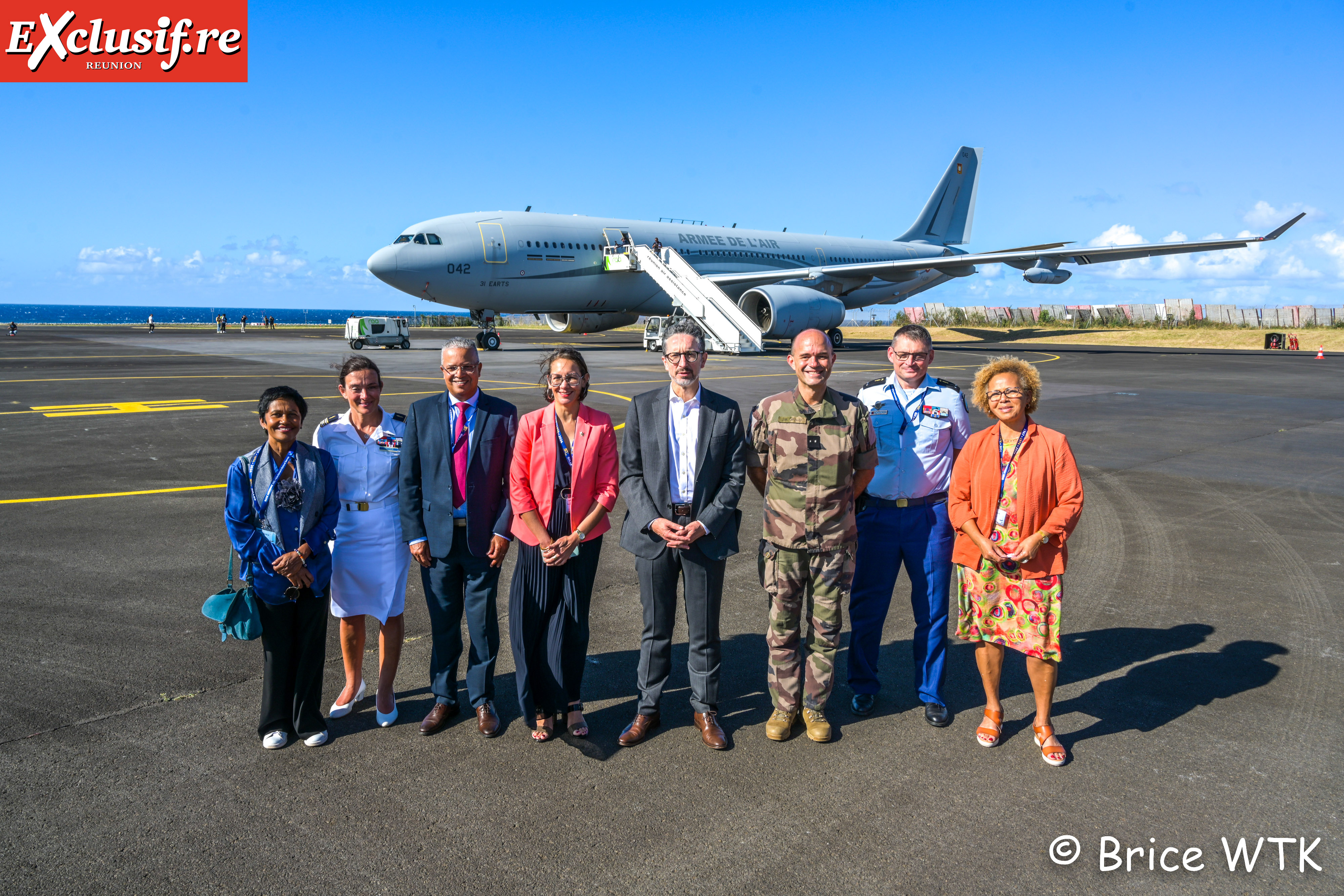 Ericka Bareigts, maire de Saint-Denis, lieutenant-colonel Karine Gauthier, commandant la BA 181, Cyrille Melchior, président du Département, Evelyne Corbière, vice-présidente de la Région, Jérôme Filippini, Préfet de La Réunion, Jean-Marc Giraud, commandant supérieur des FAZSOI, colonel Frédéric Labrunye, commandant la Gendarmerie à La Réunion