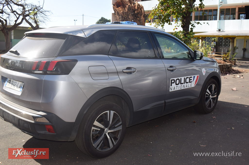 Voiture de police plus vraie que nature...