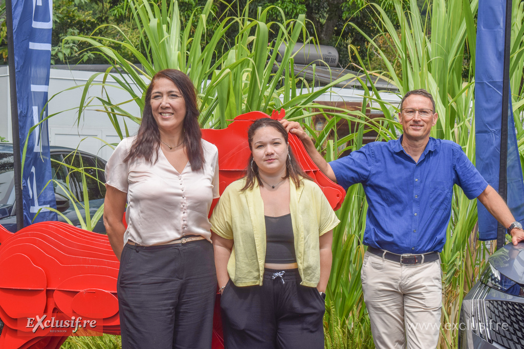 Sihem Oulmane, directrice marketing JCA, Emile Dubard, assistante marketing, et Marc Bergeretti, le directeur général de la branche auto du Groupe Caillé