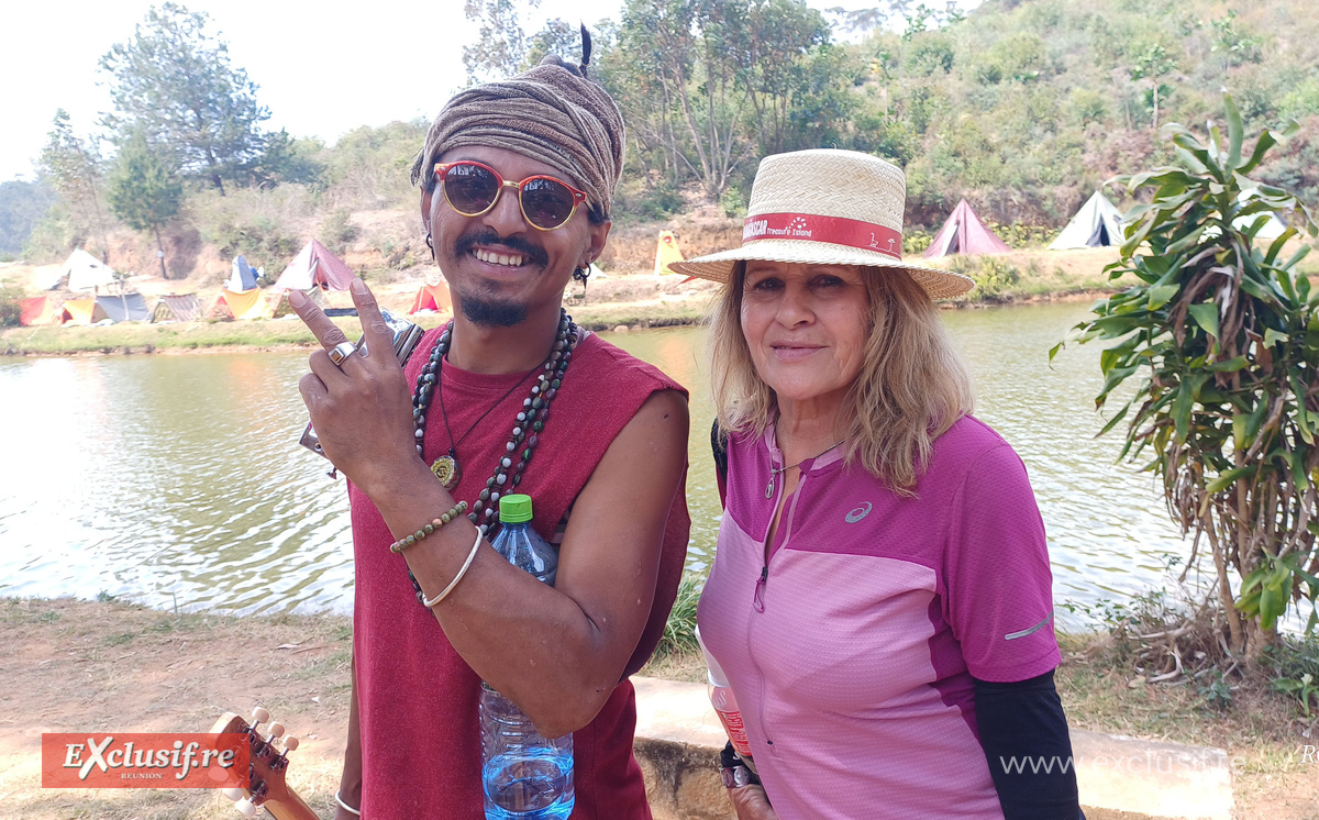 Un artiste malgache et Marlène Chane See Chu, de Run Sport